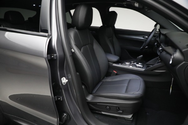 New 2024 Alfa Romeo Stelvio Ti for sale $53,330 at Rolls-Royce Motor Cars Greenwich in Greenwich CT 06830 25