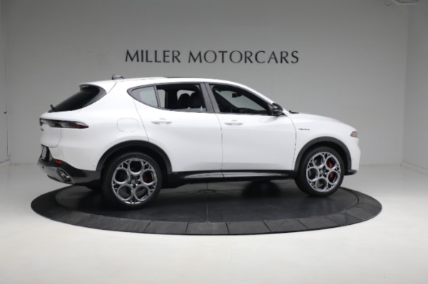 New 2024 Alfa Romeo Tonale Veloce for sale $55,290 at Rolls-Royce Motor Cars Greenwich in Greenwich CT 06830 11
