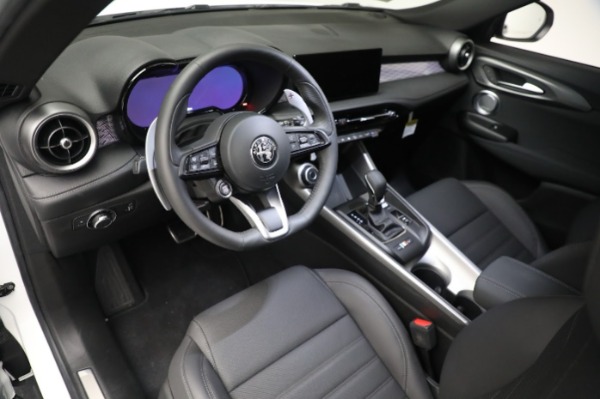New 2024 Alfa Romeo Tonale Veloce for sale $55,290 at Rolls-Royce Motor Cars Greenwich in Greenwich CT 06830 19