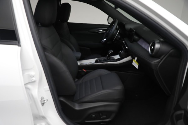 New 2024 Alfa Romeo Tonale Veloce for sale $55,290 at Rolls-Royce Motor Cars Greenwich in Greenwich CT 06830 21