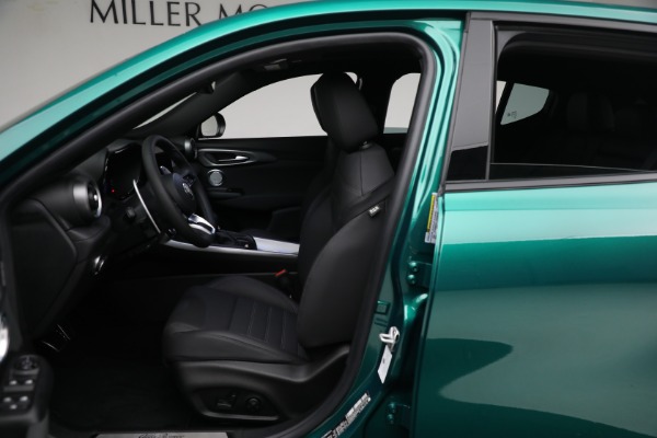 New 2024 Alfa Romeo Tonale Veloce for sale $57,490 at Rolls-Royce Motor Cars Greenwich in Greenwich CT 06830 18