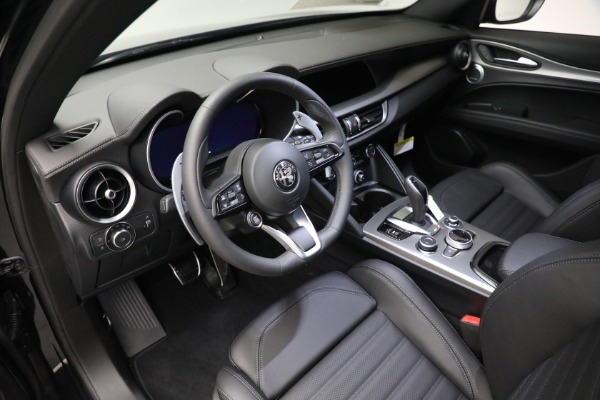 New 2024 Alfa Romeo Stelvio Veloce for sale $57,305 at Rolls-Royce Motor Cars Greenwich in Greenwich CT 06830 20