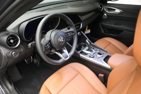 New 2024 Alfa Romeo Giulia Ti for sale $54,845 at Rolls-Royce Motor Cars Greenwich in Greenwich CT 06830 24