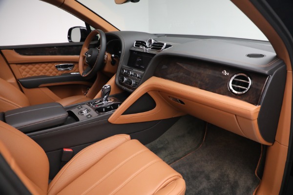 Used 2021 Bentley Bentayga V8 for sale $149,900 at Rolls-Royce Motor Cars Greenwich in Greenwich CT 06830 24