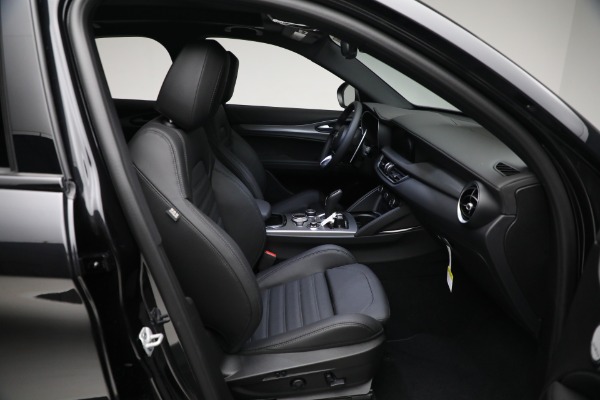 New 2024 Alfa Romeo Stelvio Veloce for sale $57,305 at Rolls-Royce Motor Cars Greenwich in Greenwich CT 06830 21