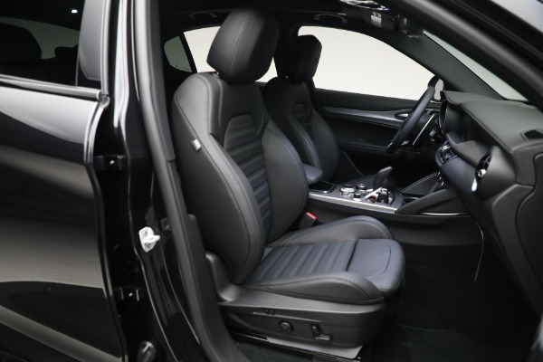 New 2024 Alfa Romeo Stelvio Veloce for sale $57,305 at Rolls-Royce Motor Cars Greenwich in Greenwich CT 06830 23