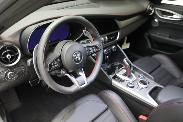 New 2024 Alfa Romeo Giulia Competizione for sale $58,160 at Rolls-Royce Motor Cars Greenwich in Greenwich CT 06830 21