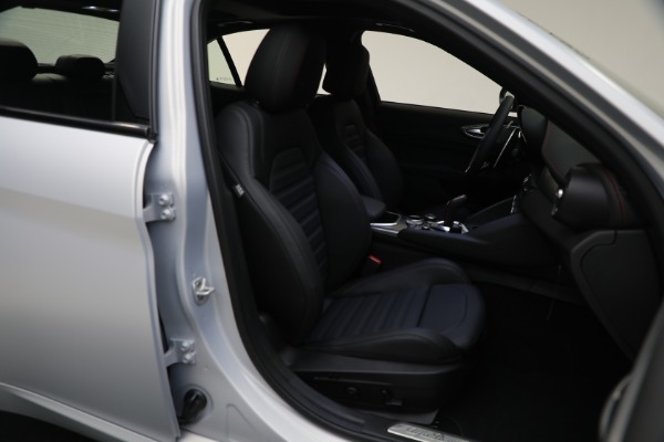New 2024 Alfa Romeo Giulia Competizione for sale $58,160 at Rolls-Royce Motor Cars Greenwich in Greenwich CT 06830 25