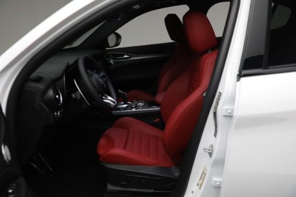 New 2024 Alfa Romeo Stelvio Veloce for sale $56,695 at Rolls-Royce Motor Cars Greenwich in Greenwich CT 06830 23