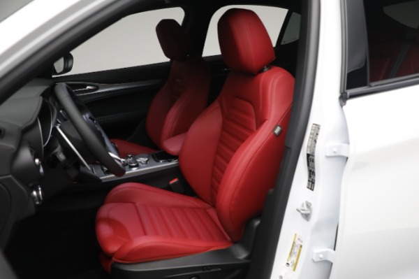 New 2024 Alfa Romeo Stelvio Veloce for sale $56,695 at Rolls-Royce Motor Cars Greenwich in Greenwich CT 06830 24