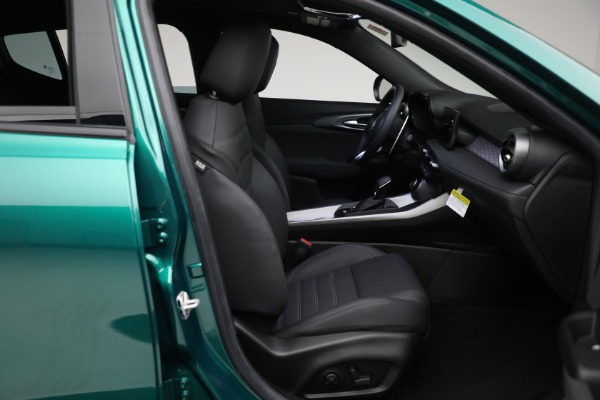 New 2024 Alfa Romeo Tonale Veloce for sale $59,340 at Rolls-Royce Motor Cars Greenwich in Greenwich CT 06830 19