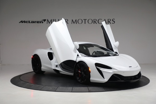 New 2023 McLaren Artura for sale Call for price at Rolls-Royce Motor Cars Greenwich in Greenwich CT 06830 17
