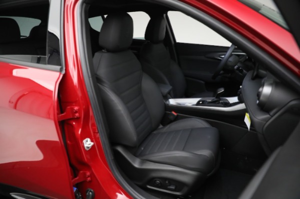New 2024 Alfa Romeo Tonale Ti for sale $50,290 at Rolls-Royce Motor Cars Greenwich in Greenwich CT 06830 20