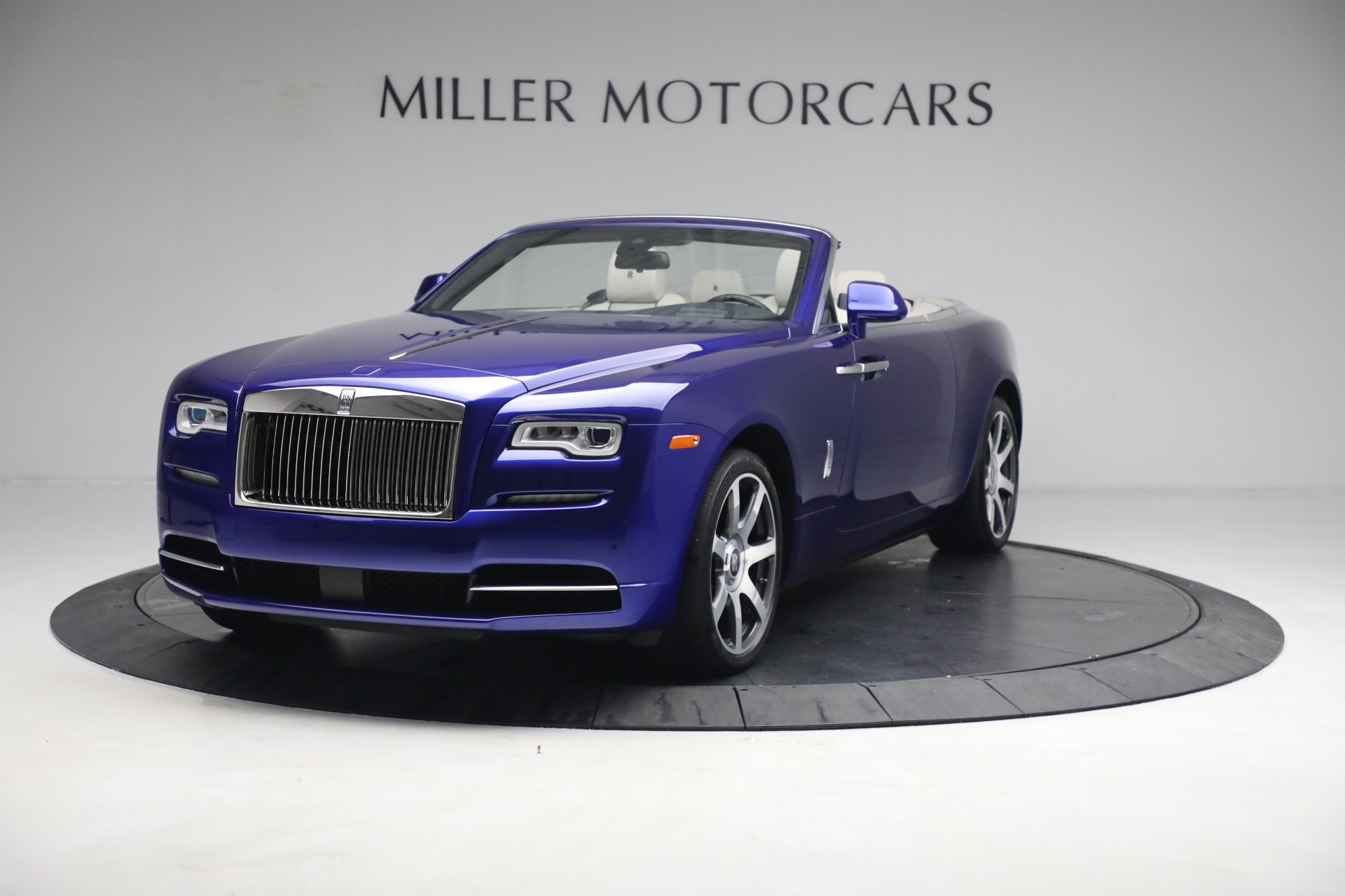 Used 2017 Rolls-Royce Dawn for sale $248,900 at Rolls-Royce Motor Cars Greenwich in Greenwich CT 06830 1