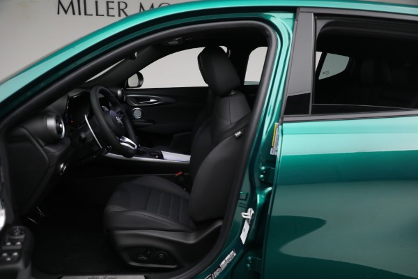 New 2024 Alfa Romeo Tonale Veloce for sale $57,490 at Rolls-Royce Motor Cars Greenwich in Greenwich CT 06830 18