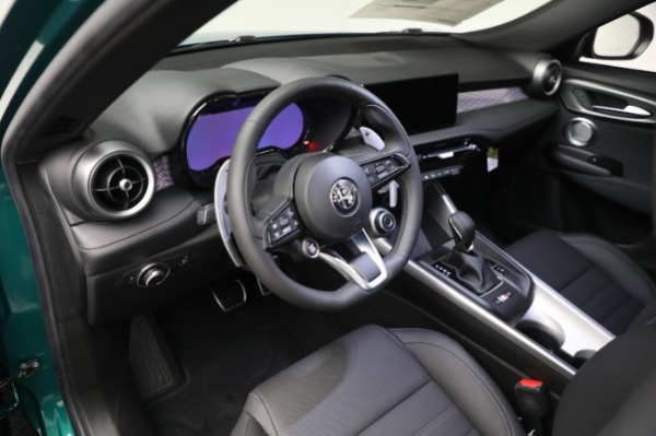 New 2024 Alfa Romeo Tonale Veloce for sale $59,340 at Rolls-Royce Motor Cars Greenwich in Greenwich CT 06830 17