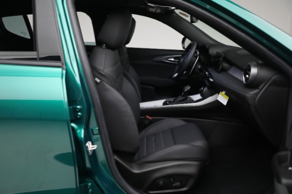 New 2024 Alfa Romeo Tonale Veloce for sale $59,340 at Rolls-Royce Motor Cars Greenwich in Greenwich CT 06830 20