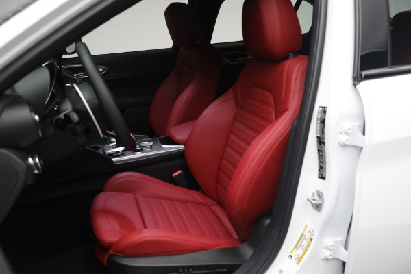 New 2024 Alfa Romeo Giulia Veloce for sale $55,285 at Rolls-Royce Motor Cars Greenwich in Greenwich CT 06830 21