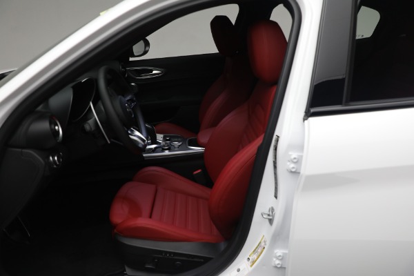 New 2024 Alfa Romeo Giulia Veloce for sale $55,285 at Rolls-Royce Motor Cars Greenwich in Greenwich CT 06830 22