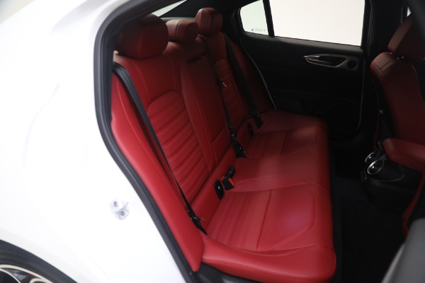 New 2024 Alfa Romeo Giulia Veloce for sale $55,285 at Rolls-Royce Motor Cars Greenwich in Greenwich CT 06830 27