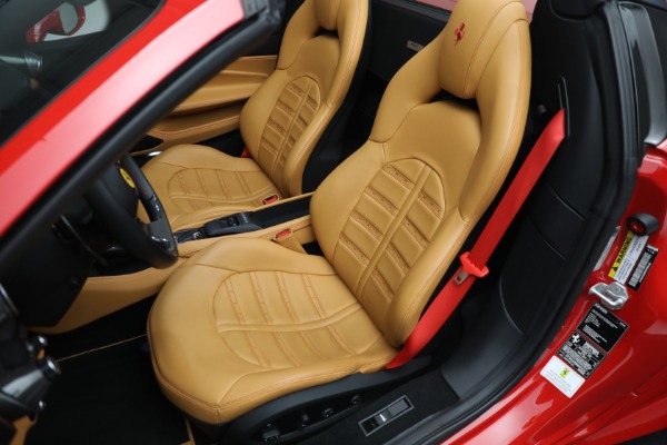 Used 2022 Ferrari F8 Spider for sale $469,900 at Rolls-Royce Motor Cars Greenwich in Greenwich CT 06830 21