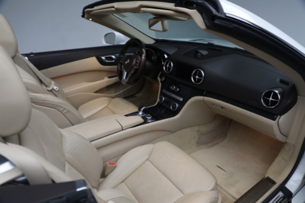 Used 2016 Mercedes-Benz SL-Class SL 400 for sale $44,900 at Rolls-Royce Motor Cars Greenwich in Greenwich CT 06830 24