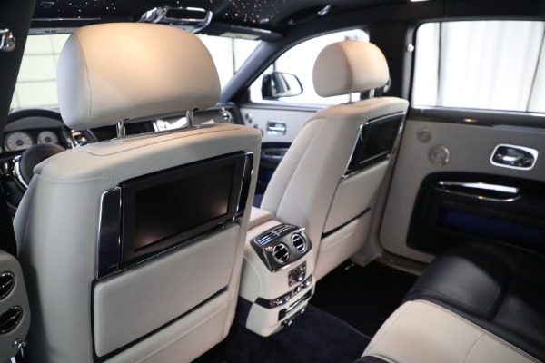 Used 2019 Rolls-Royce Black Badge Ghost for sale $225,900 at Rolls-Royce Motor Cars Greenwich in Greenwich CT 06830 18