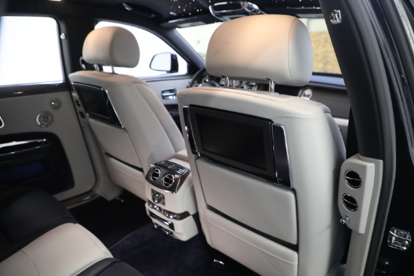 Used 2019 Rolls-Royce Black Badge Ghost for sale $225,900 at Rolls-Royce Motor Cars Greenwich in Greenwich CT 06830 27