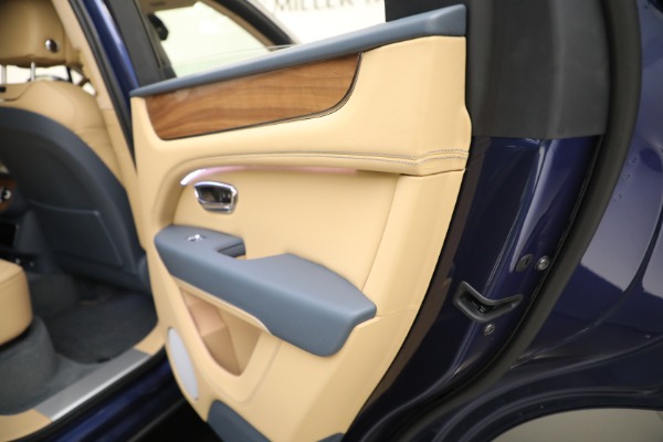 Used 2023 Bentley Bentayga V8 for sale $183,900 at Rolls-Royce Motor Cars Greenwich in Greenwich CT 06830 27