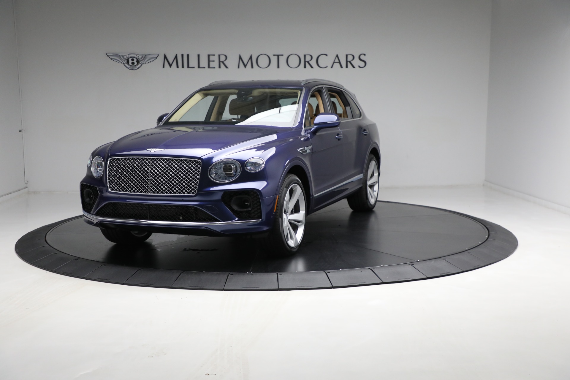 New 2023 Bentley Bentayga V8 for sale $238,450 at Rolls-Royce Motor Cars Greenwich in Greenwich CT 06830 1