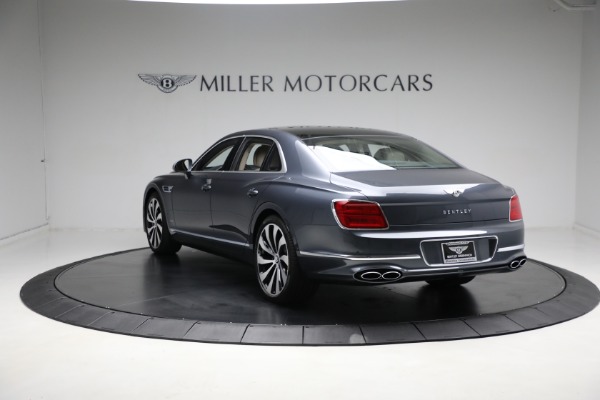 New 2024 Bentley Flying Spur Azure V8 for sale $288,300 at Rolls-Royce Motor Cars Greenwich in Greenwich CT 06830 5
