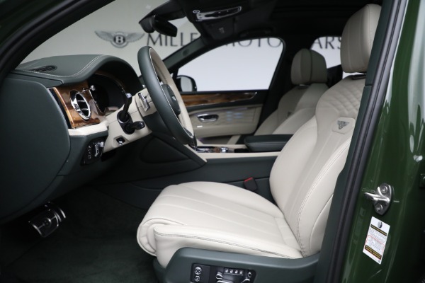 Used 2023 Bentley Bentayga EWB Azure V8 for sale Sold at Rolls-Royce Motor Cars Greenwich in Greenwich CT 06830 23