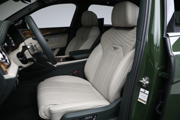 Used 2023 Bentley Bentayga EWB Azure V8 for sale Sold at Rolls-Royce Motor Cars Greenwich in Greenwich CT 06830 25