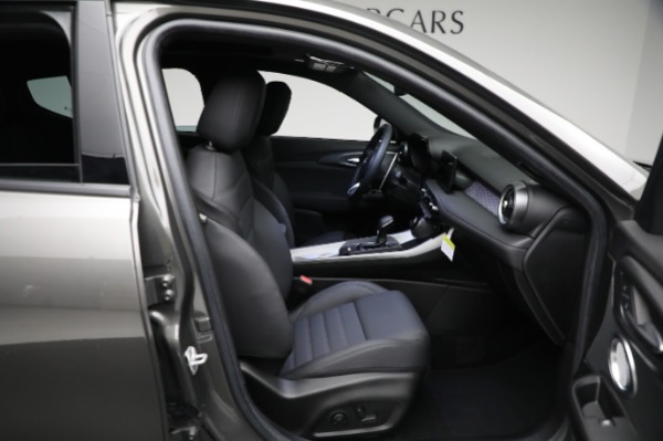 New 2024 Alfa Romeo Tonale Veloce for sale Sold at Rolls-Royce Motor Cars Greenwich in Greenwich CT 06830 26