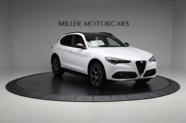 New 2024 Alfa Romeo Stelvio Veloce for sale $57,420 at Rolls-Royce Motor Cars Greenwich in Greenwich CT 06830 19