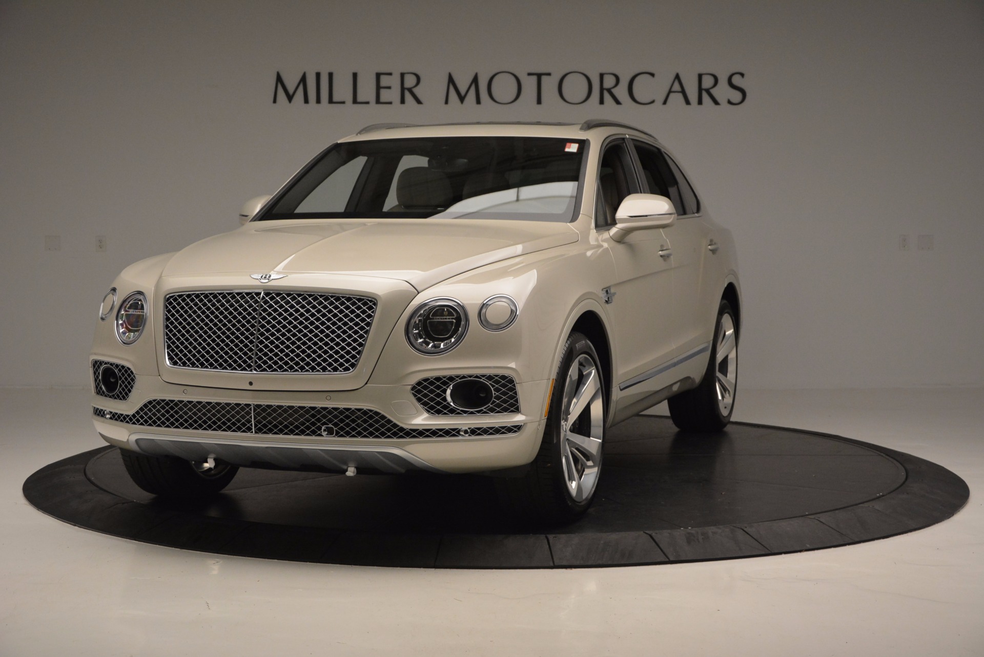 Used 2017 Bentley Bentayga for sale Sold at Rolls-Royce Motor Cars Greenwich in Greenwich CT 06830 1