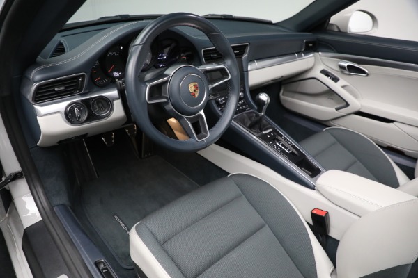 Used 2019 Porsche 911 Targa 4S for sale $149,900 at Rolls-Royce Motor Cars Greenwich in Greenwich CT 06830 18