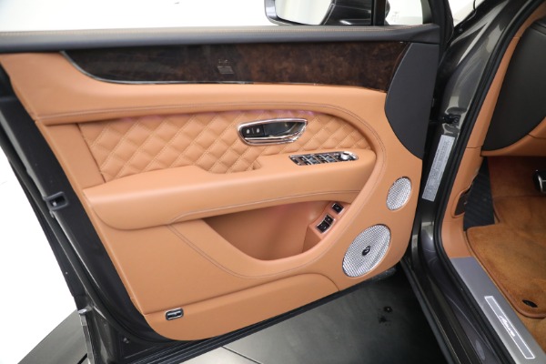 New 2023 Bentley Bentayga Azure Hybrid for sale $224,900 at Rolls-Royce Motor Cars Greenwich in Greenwich CT 06830 20