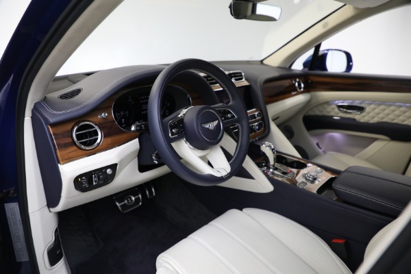 New 2023 Bentley Bentayga Azure Hybrid for sale $224,900 at Rolls-Royce Motor Cars Greenwich in Greenwich CT 06830 14