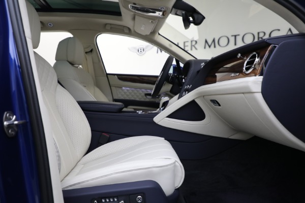 New 2023 Bentley Bentayga Azure Hybrid for sale $224,900 at Rolls-Royce Motor Cars Greenwich in Greenwich CT 06830 19