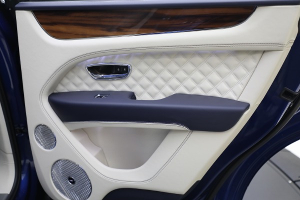 New 2023 Bentley Bentayga Azure Hybrid for sale Sold at Rolls-Royce Motor Cars Greenwich in Greenwich CT 06830 25