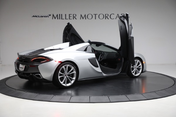 Used 2018 McLaren 570S Spider for sale $173,900 at Rolls-Royce Motor Cars Greenwich in Greenwich CT 06830 19