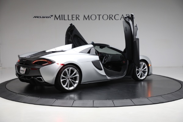 Used 2018 McLaren 570S Spider for sale $162,900 at Rolls-Royce Motor Cars Greenwich in Greenwich CT 06830 19