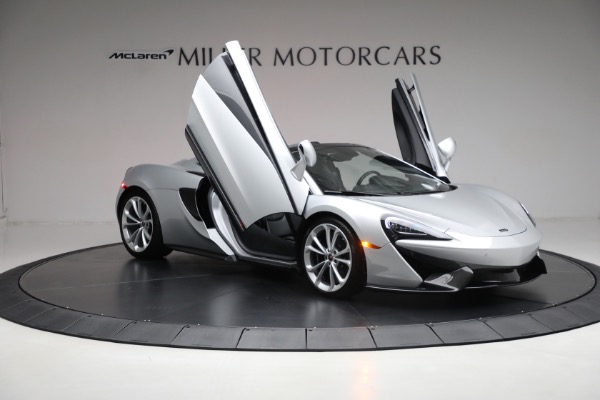 Used 2018 McLaren 570S Spider for sale $173,900 at Rolls-Royce Motor Cars Greenwich in Greenwich CT 06830 20