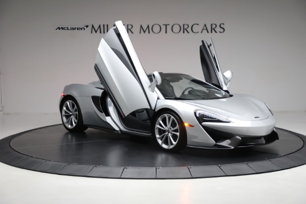 Used 2018 McLaren 570S Spider for sale $162,900 at Rolls-Royce Motor Cars Greenwich in Greenwich CT 06830 20