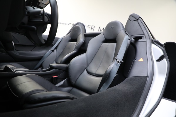 Used 2018 McLaren 570S Spider for sale $162,900 at Rolls-Royce Motor Cars Greenwich in Greenwich CT 06830 23