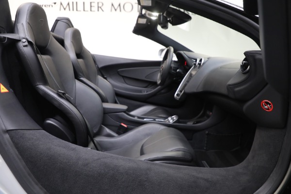 Used 2018 McLaren 570S Spider for sale $173,900 at Rolls-Royce Motor Cars Greenwich in Greenwich CT 06830 27