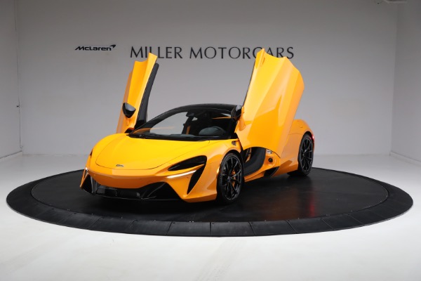 New 2024 McLaren Artura Performance for sale $278,733 at Rolls-Royce Motor Cars Greenwich in Greenwich CT 06830 16