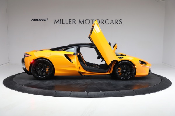 New 2024 McLaren Artura Performance for sale $278,733 at Rolls-Royce Motor Cars Greenwich in Greenwich CT 06830 21