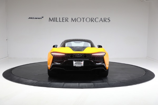 New 2024 McLaren Artura Performance for sale $278,733 at Rolls-Royce Motor Cars Greenwich in Greenwich CT 06830 8
